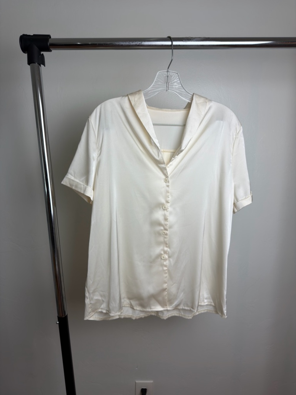 SHEIN Cream Satin Blouse Button Front Short Sleeve Top Size Large